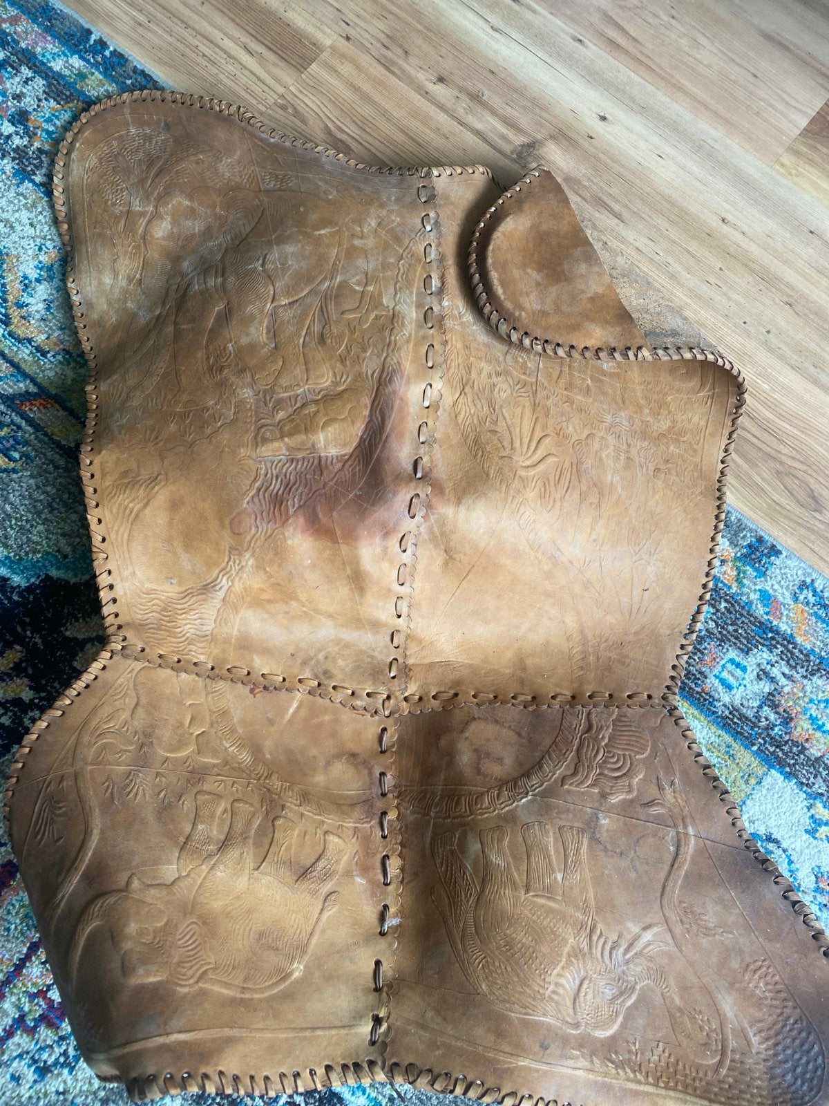 2 Vintage lederen  vlinderstoelen, onderstel aanwezig, Ophalen