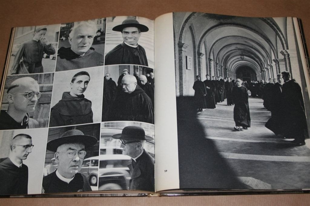 Mensen in Rome – Jesse & Aafjes, rijk geïllustreerd [1960], Boeken, Ophalen of Verzenden, Gelezen, Europa