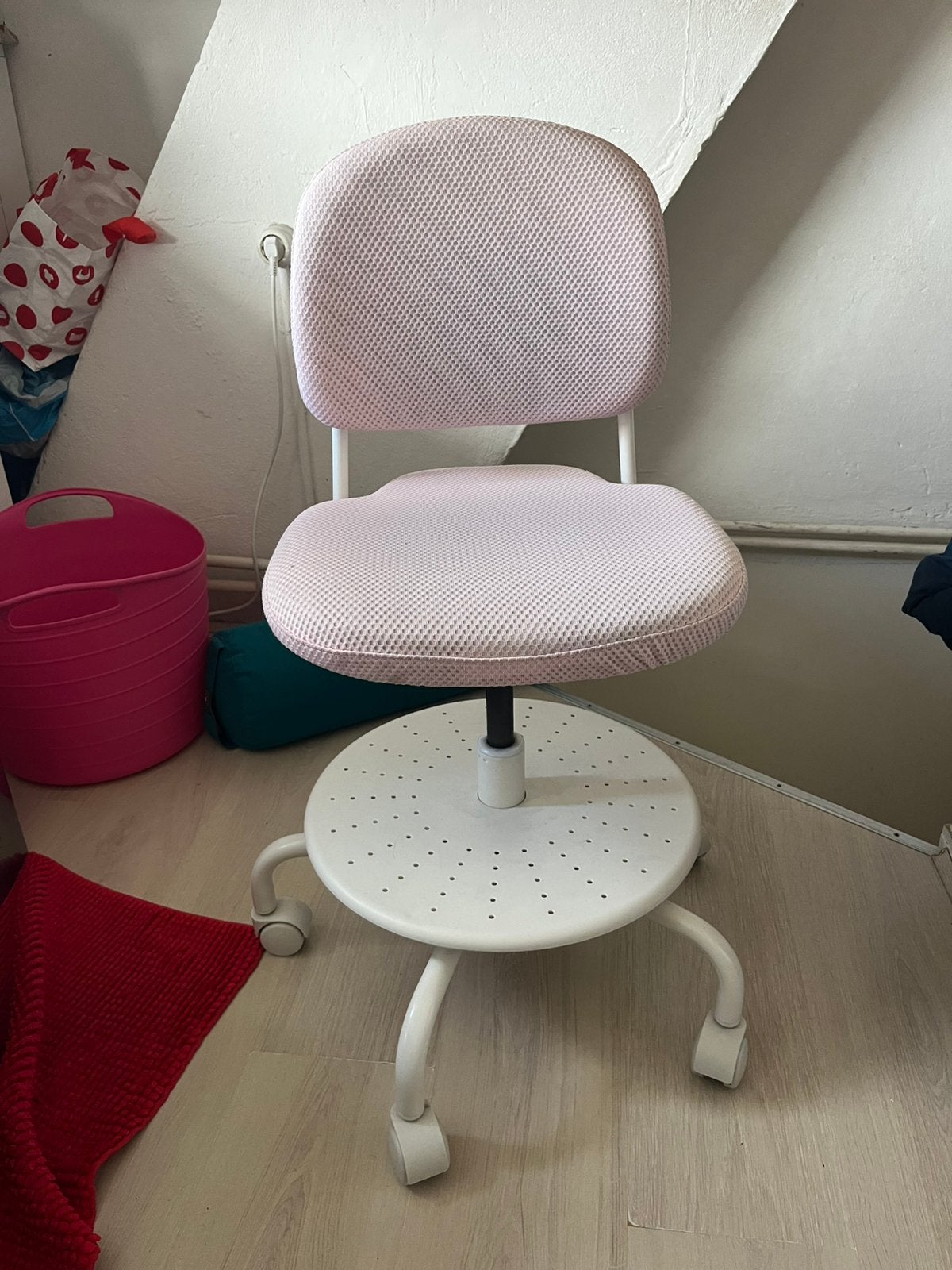 Ergonomische roze bureaustoel voor kinderen Vimund Ikea, Huis en Inrichting, Ophalen, Zo goed als nieuw, Roze, Bureaustoel