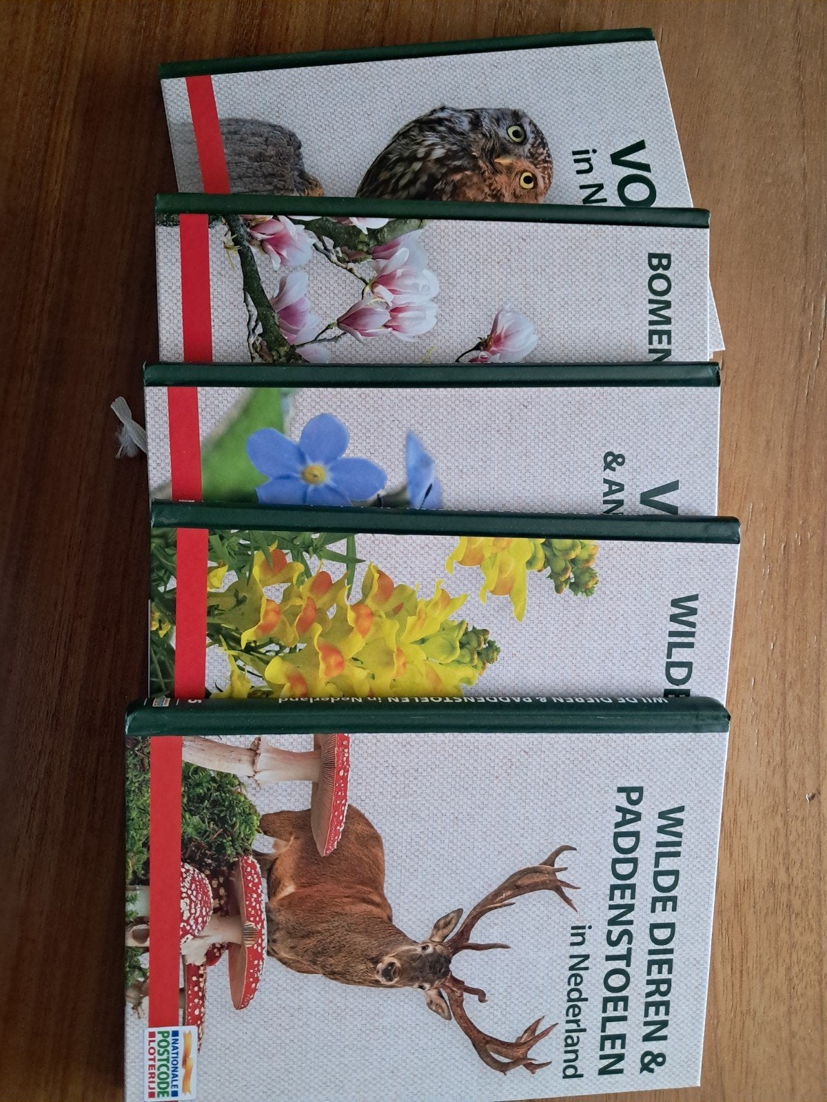 Nationale Postcode Loterij Natuurboeken (5 delen), Boeken, Ophalen of Verzenden, Zo goed als nieuw, Natuur algemeen, Nationale Postcode Loterij