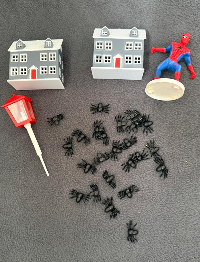 Complete Spiderman Taarttopper Set, Hobby en Vrije tijd, Feestartikelen, Ophalen of Verzenden, Zo goed als nieuw, Versiering, Verjaardag