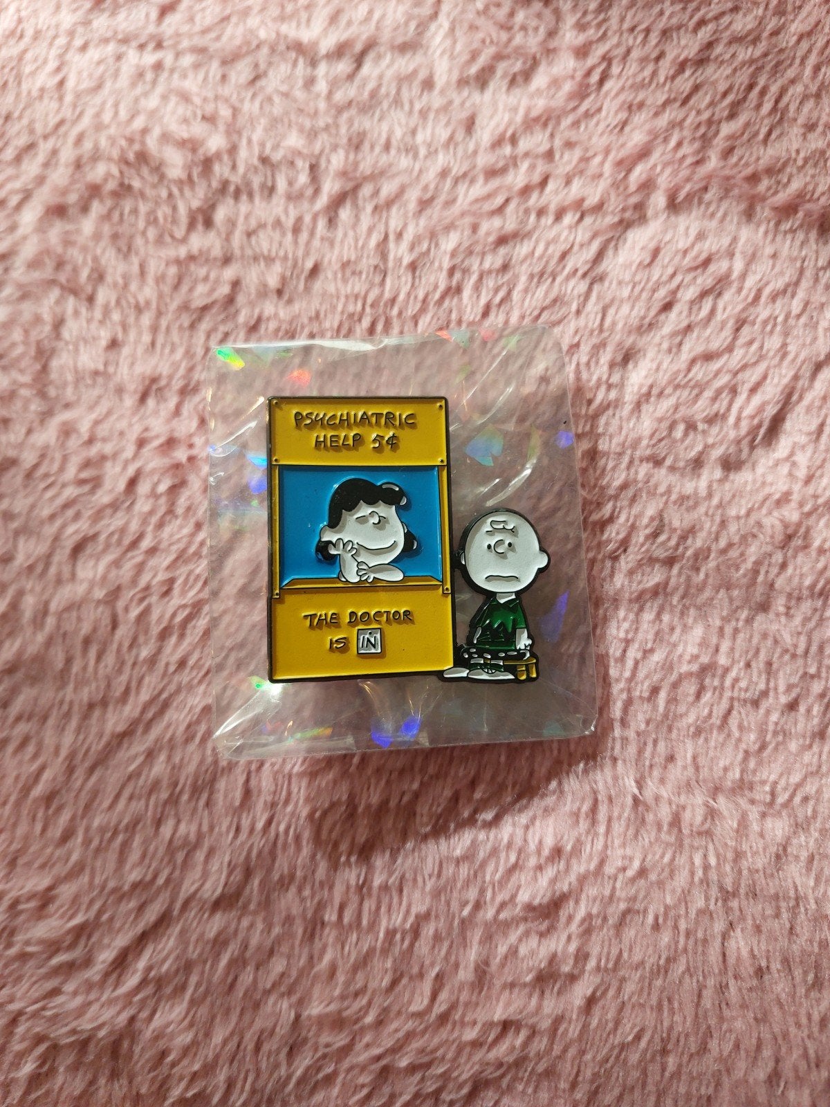 Snoopy Emaille pin Psychiatric help, Ophalen of Verzenden, Nieuw, Poppenhuis
