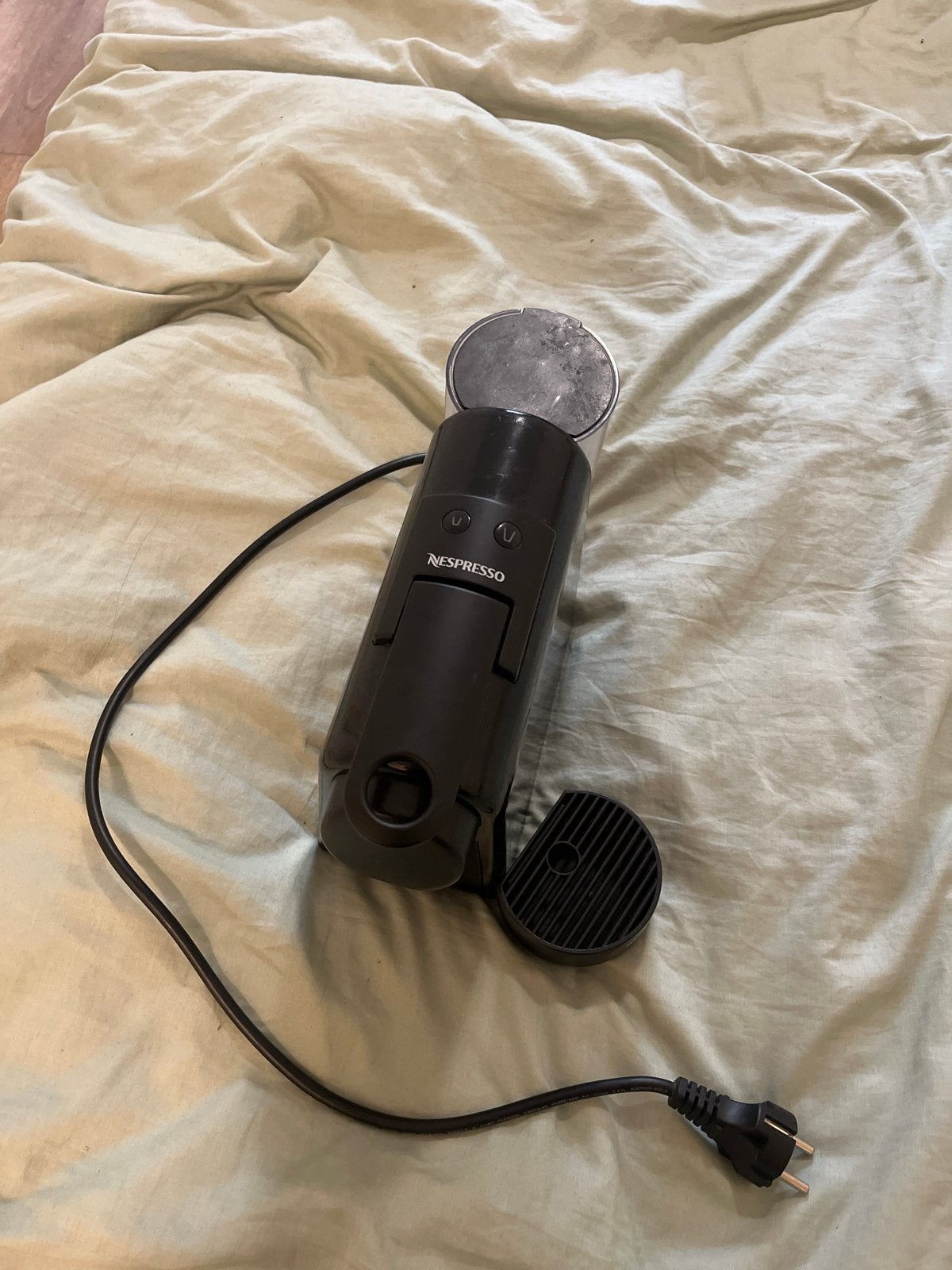Nespresso Essenza Mini - Compacte en stijlvolle koffiemachin, Witgoed en Apparatuur, Koffiezetapparaten, Ophalen, Koffiepads en cups