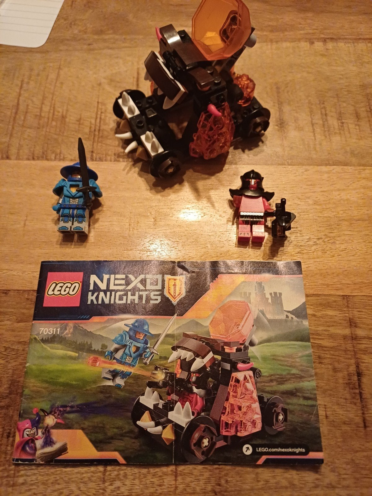 Lego nexo knights 70311 compleet, Kinderen en Baby's, Speelgoed | Duplo en Lego, Ophalen of Verzenden, Zo goed als nieuw