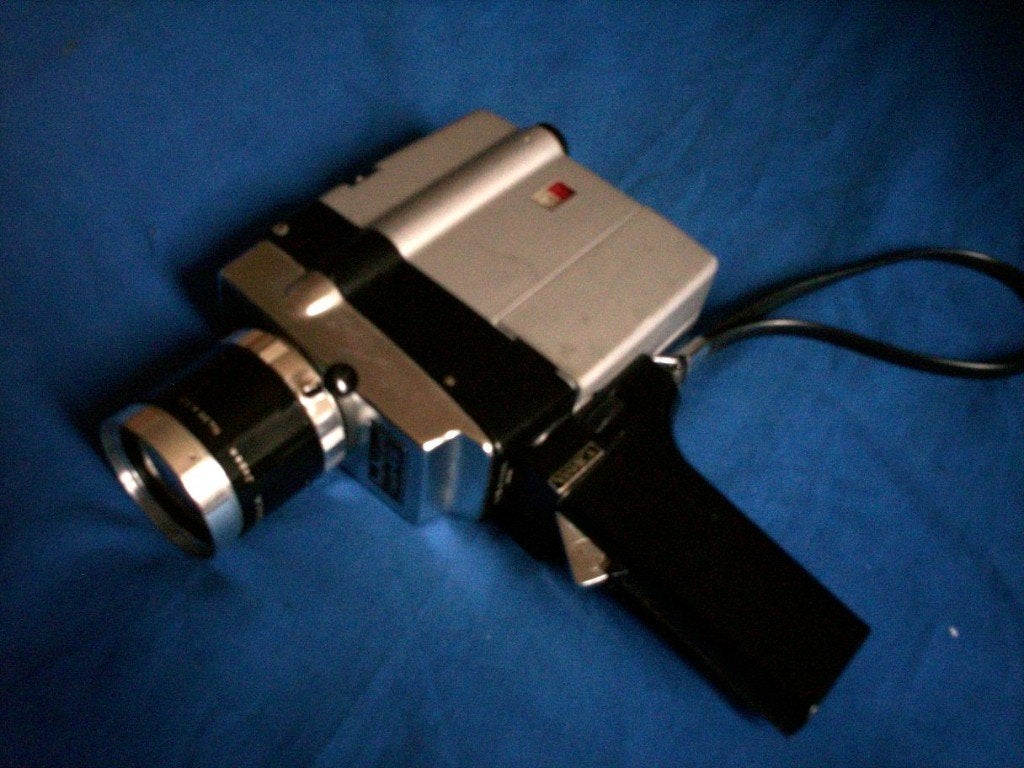 Yashica Super 8-30 camera met afneembare handgreep uit 1967, Verzamelen, Ophalen, 1960 tot 1980, Filmcamera