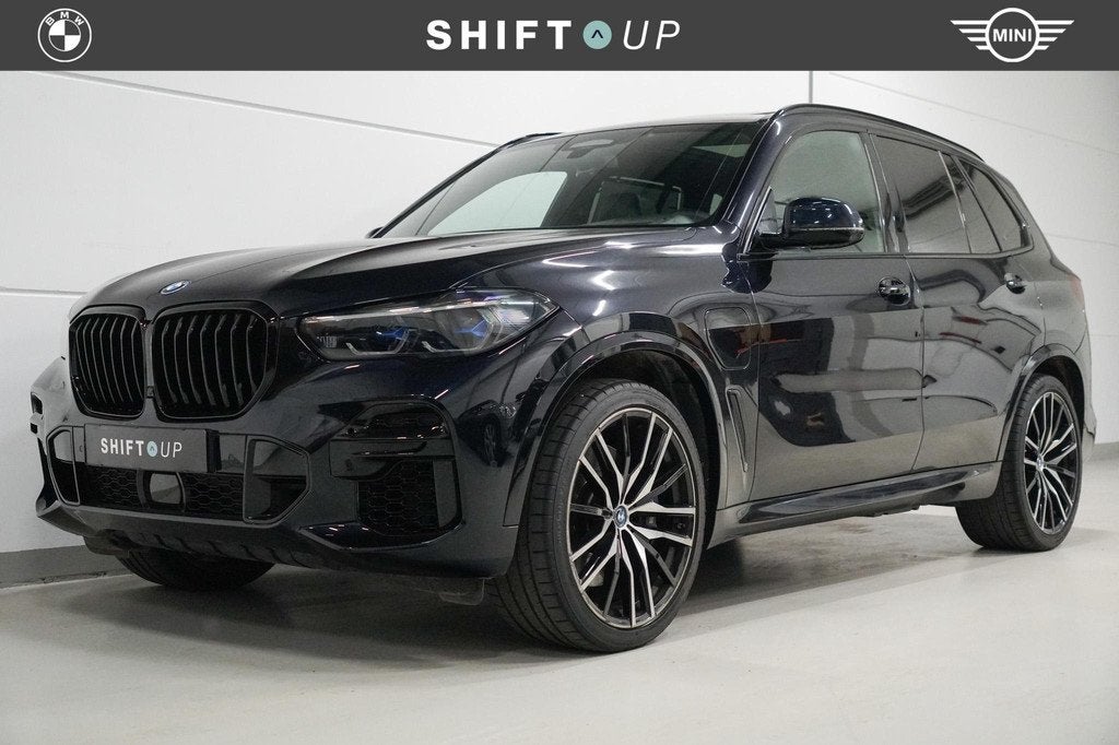 BMW X5 xDrive45e M-Sport | Panoramadak | CoPilot | Harman Ka, Automaat, Gebruikt, 394 pk, Zwart