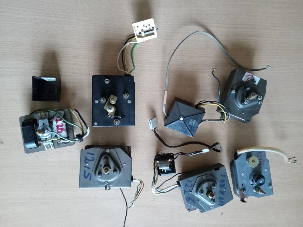 Dual motoren 1214 /1215 /1237, Audio, Tv en Foto, Platenspelers, Verzenden, Zo goed als nieuw, Platenspeler-onderdeel, Dual