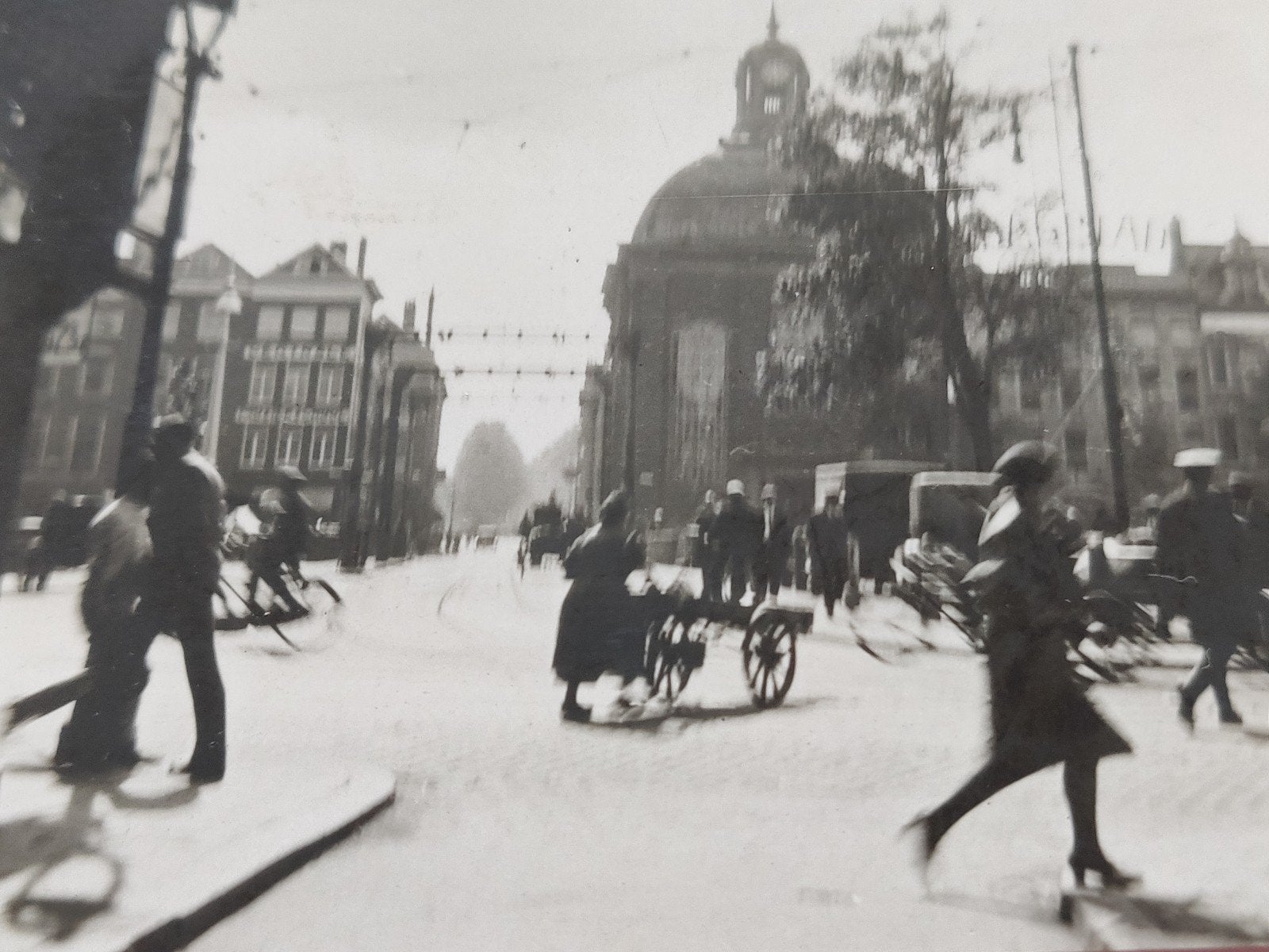 Z7 Rotterdam Augustus 1930 Zeldzaam Straatbeeld, Verzamelen, Foto's en Prenten, Ophalen of Verzenden, Voor 1940, Gebruikt, Overige onderwerpen