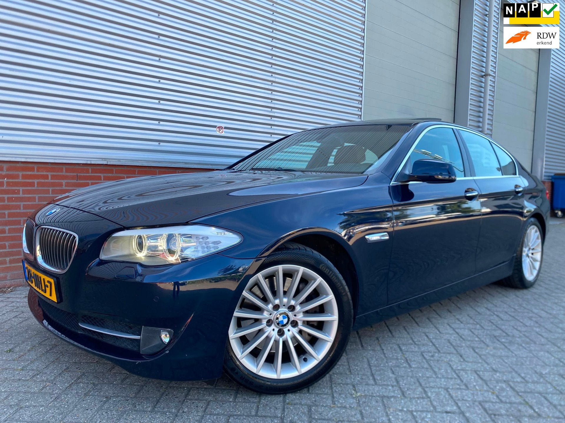 BMW 5-serie 528i High Executive Full Option, Achterwielaandrijving, Gebruikt, Xenon verlichting, 2000 kg