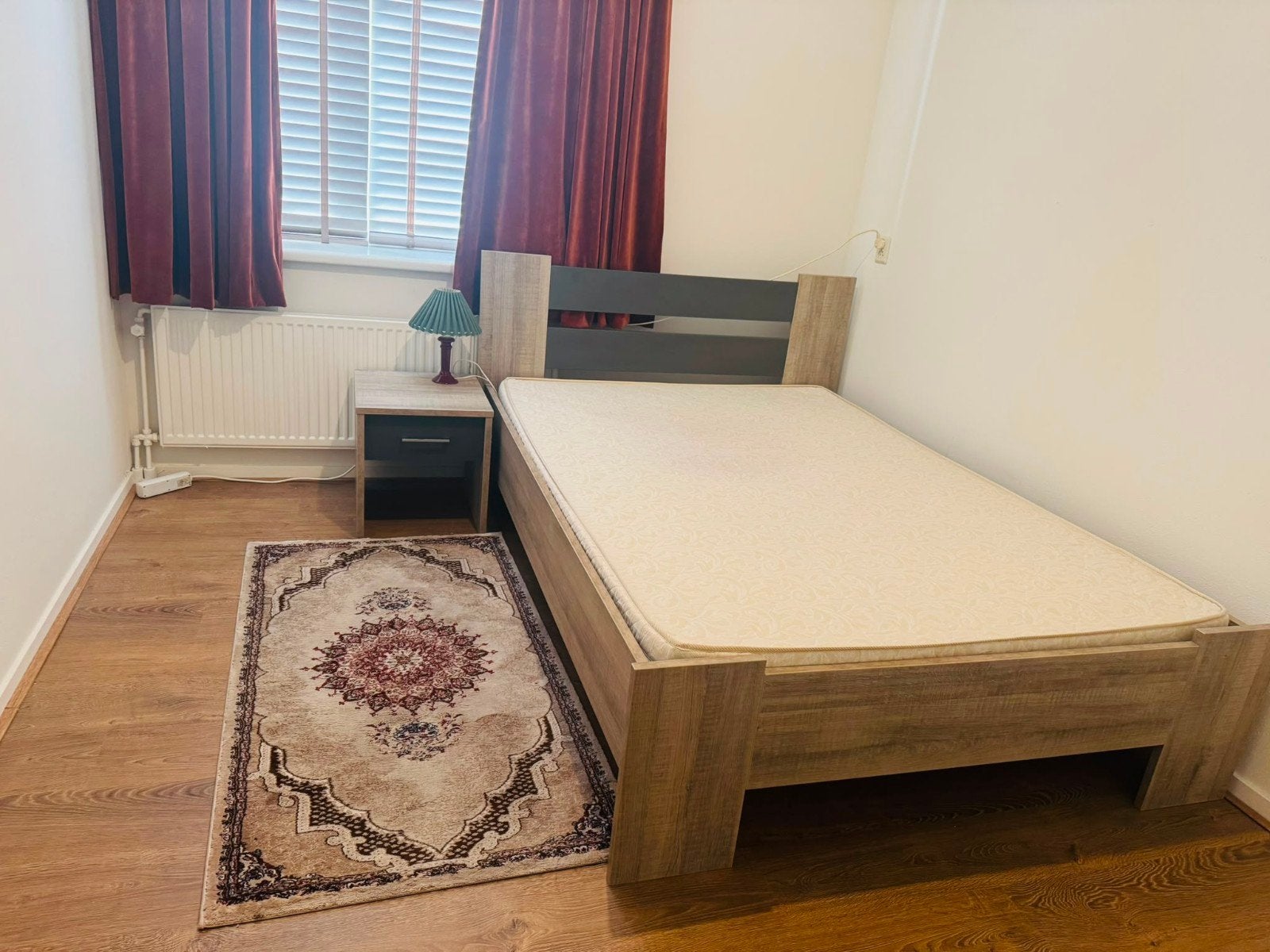 Beter Bed Beterbed Young 140x200 met nachtkastje - ZGAN Hout, Ophalen, Tweepersoons, 140 cm, Zo goed als nieuw