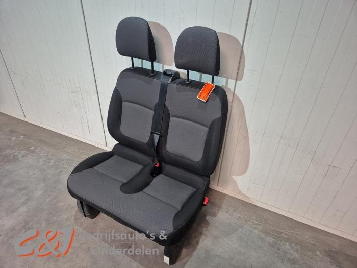 Bank rechts-voor van een Renault Trafic, Gebruikt, -, Renault, -