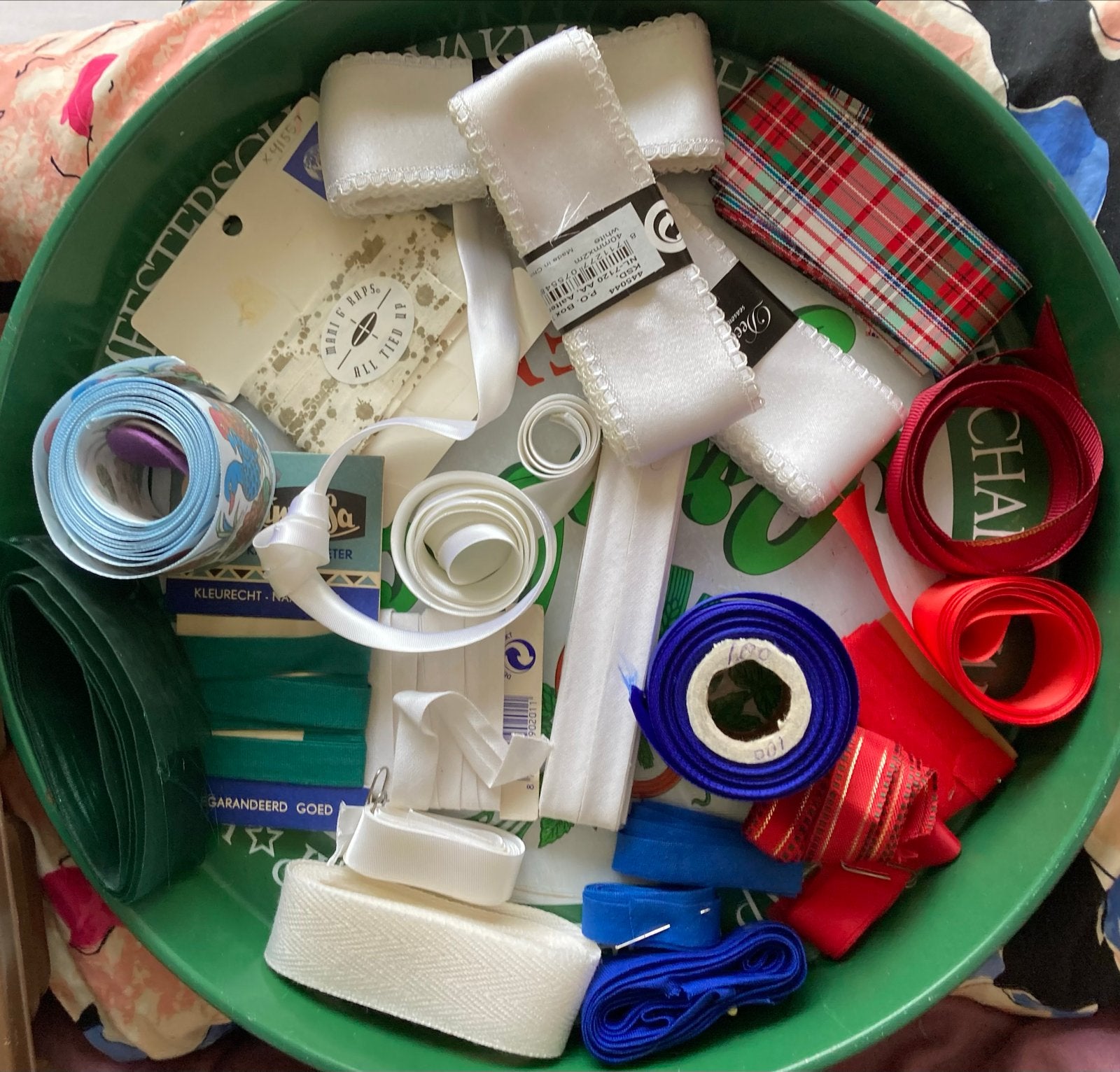 Diverse linten en biaisbanden, verschillende kleuren, Ophalen of Verzenden, Gebruikt, Lint, Band of Elastiek