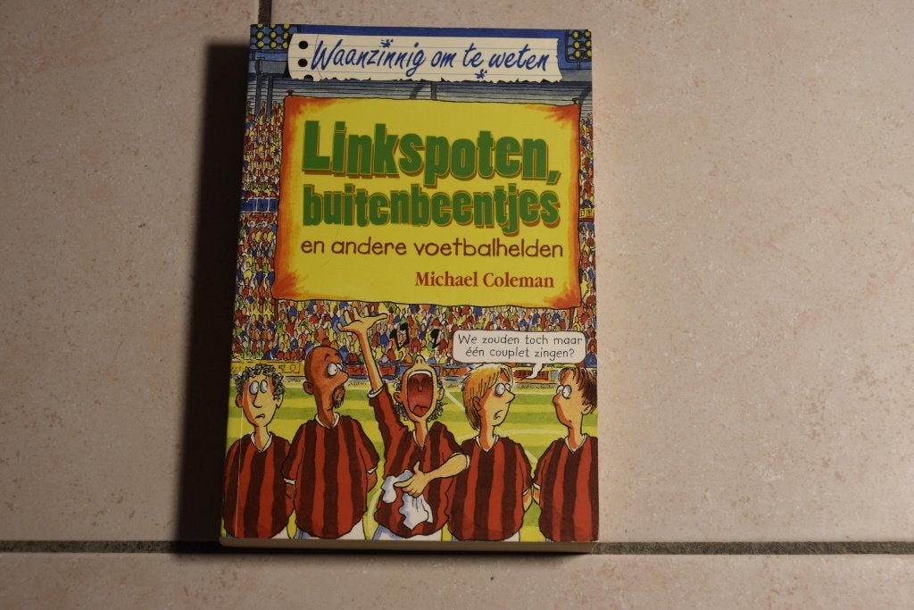 Waanzinnig om te weten Linkspoten, buitenbeentjes ea voetbal, Ophalen of Verzenden, Zo goed als nieuw, Non-fictie