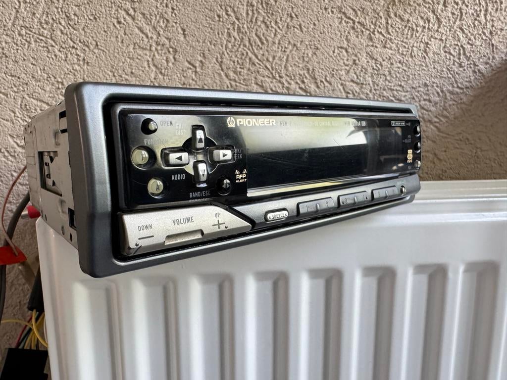 Pioneer KEH-P7600R Autoradio met Bluetooth adapter, Ophalen of Verzenden, Zo goed als nieuw