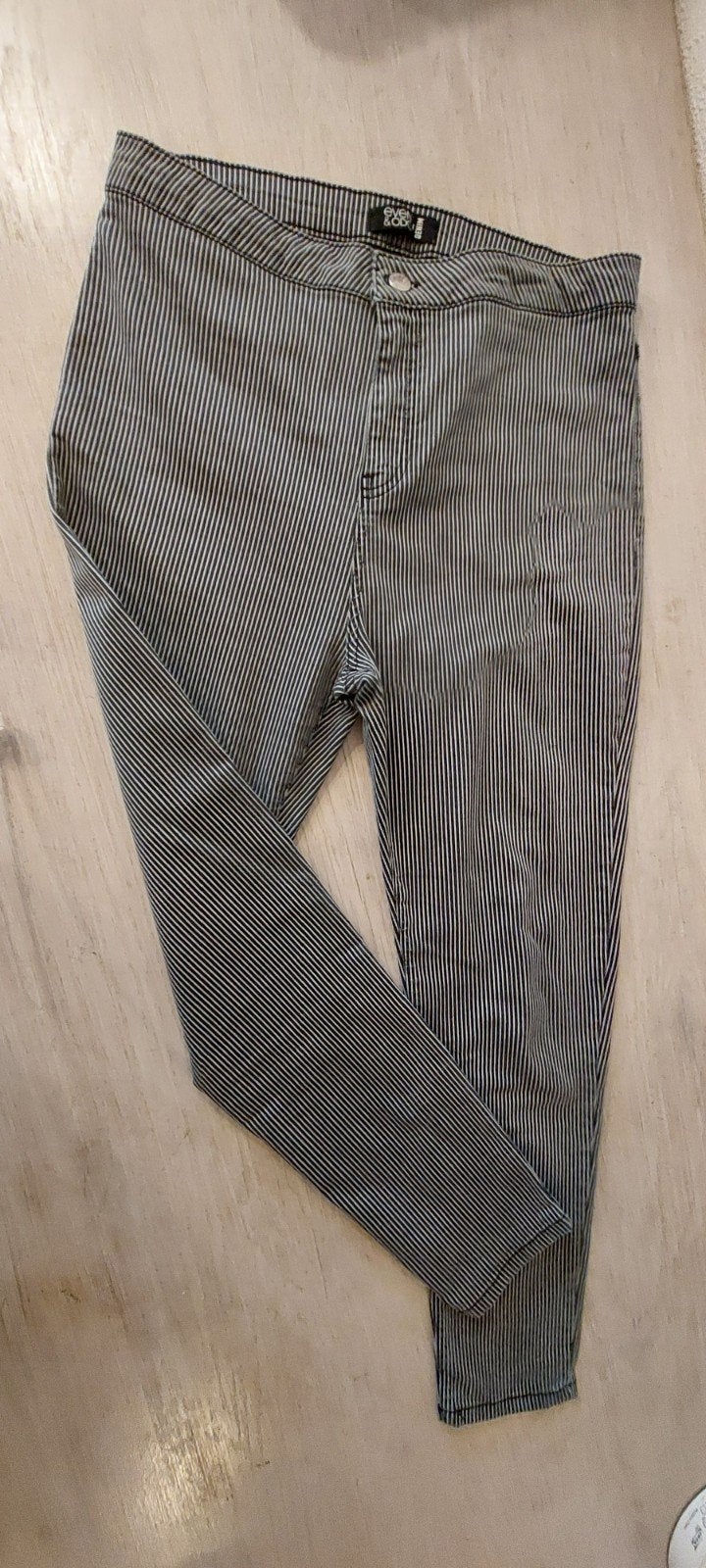 Even & Odd zwart-wit gestreepte stretchbroek L past 40/42, Zwart, Maat 42/44 (L), Ophalen of Verzenden, Zo goed als nieuw