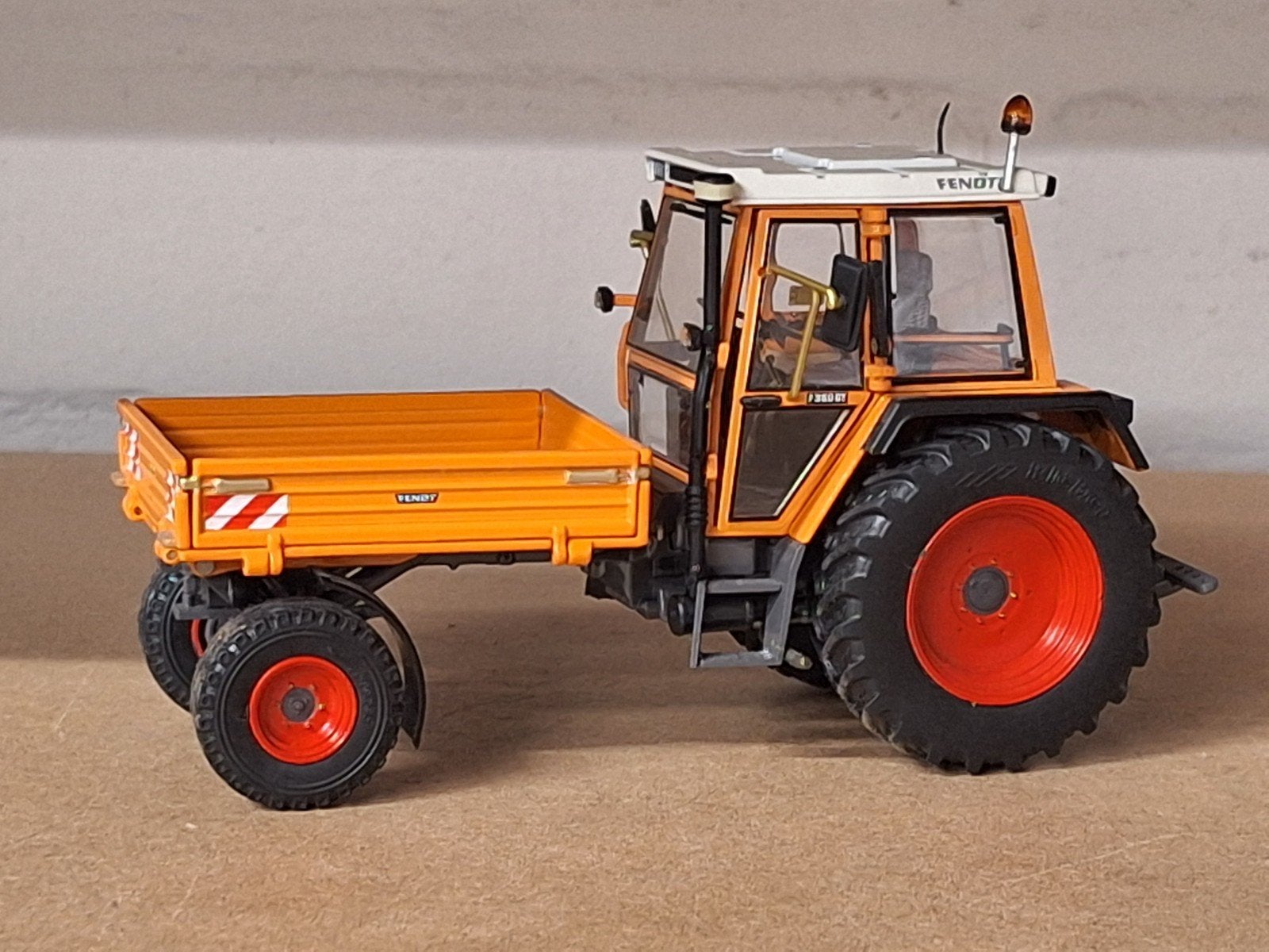 Fendt 360 GT met Laadbak Kommunal, Hobby en Vrije tijd, Overige merken, Tractor of Landbouw, Ophalen of Verzenden, Zo goed als nieuw