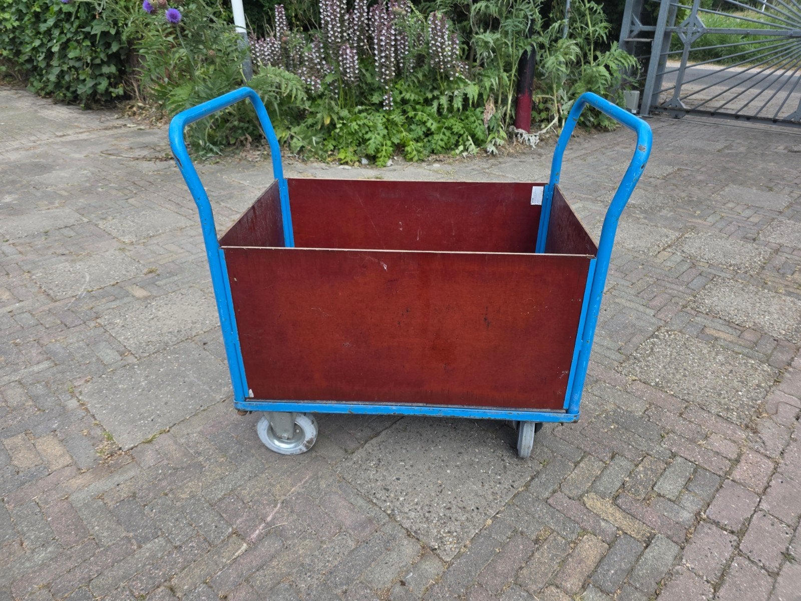 Stevige transportkar / trolley met houten bak, Ophalen