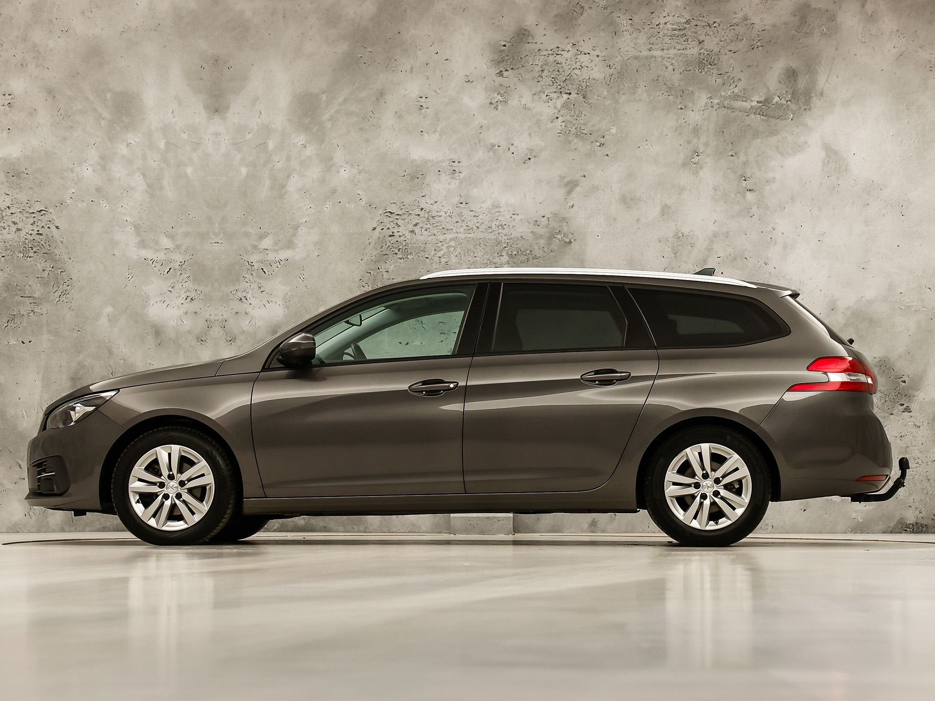 Peugeot 308 SW 1.2 PureTech Sport (PANORAMADAK, APPLE CARPLA, Auto's, Voorwielaandrijving, 12 maanden, Stof, Gebruikt
