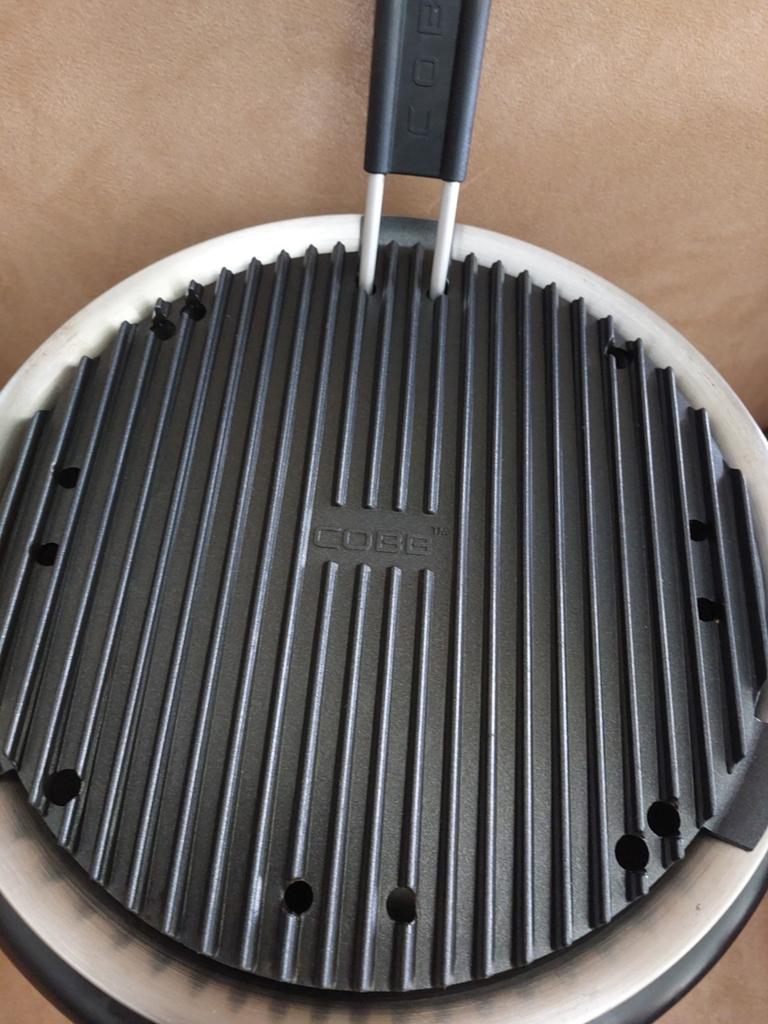 Z.g.a.n Cobb BBQ Premier Air Grill Deluxe, Tuin en Terras, Houtskoolbarbecues, Ophalen of Verzenden, Zo goed als nieuw, COBB, Met accessoires