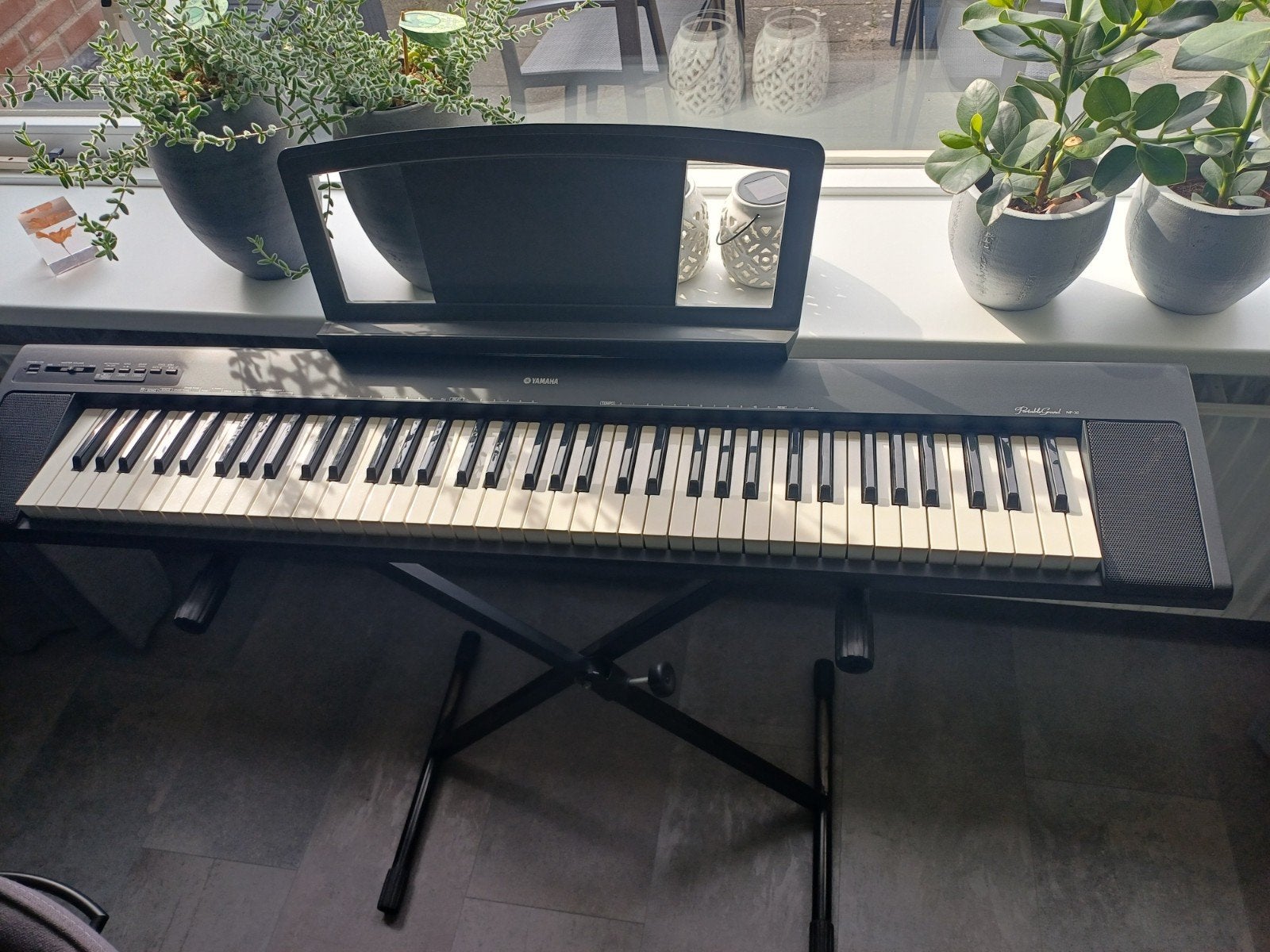 Yamaha Portable Grand NP-30 Digitale Piano met Accessoires, Muziek en Instrumenten, Ophalen, Gebruikt, Yamaha, Aanslaggevoelig