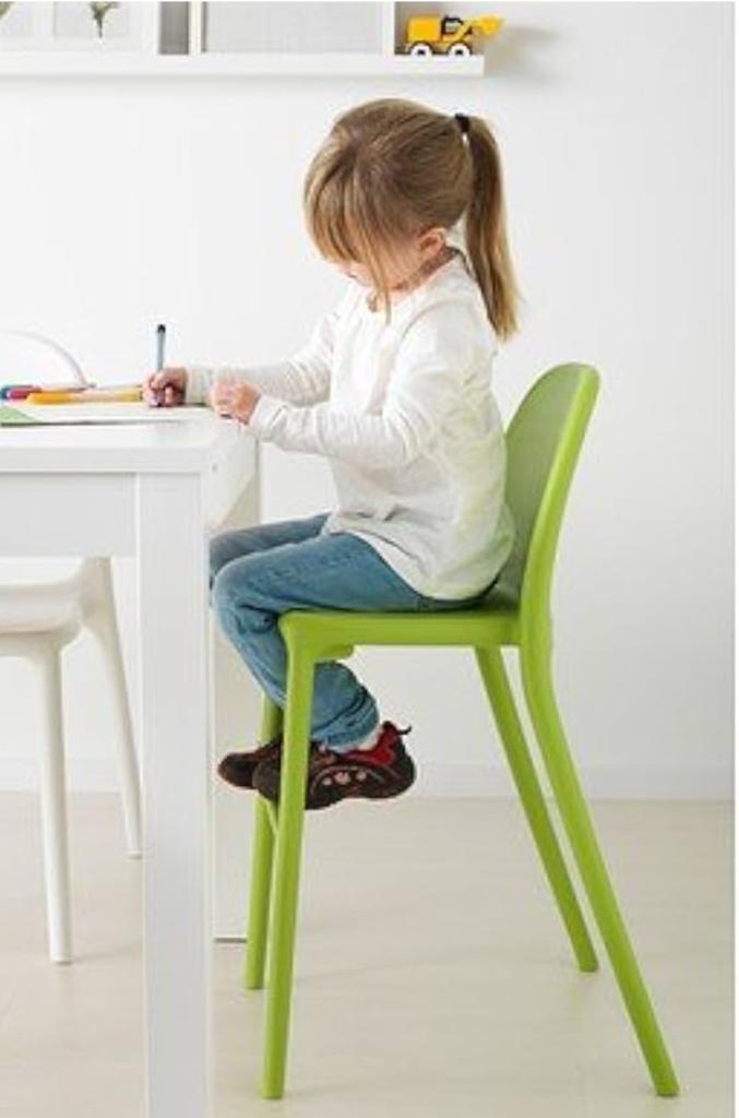 Ikea Urban hoge  kinderstoel juniorstoel, Kinderen en Baby's, Kinderstoelen, Gebruikt, Overige typen, Aanschuifbaar, Ophalen