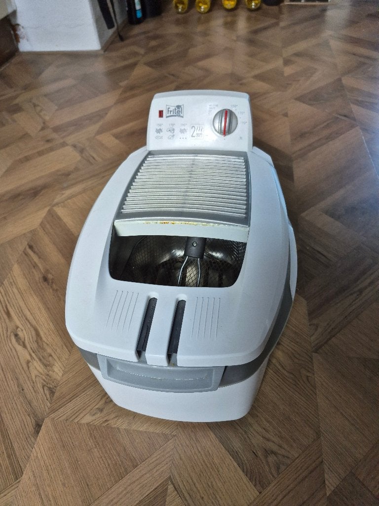 Elektrische frituurpan Fritel Turbo SF 4212 + ! GARANTIE !, 2 tot 3 liter, Ophalen of Verzenden, Zo goed als nieuw, Uitneembare binnenpan