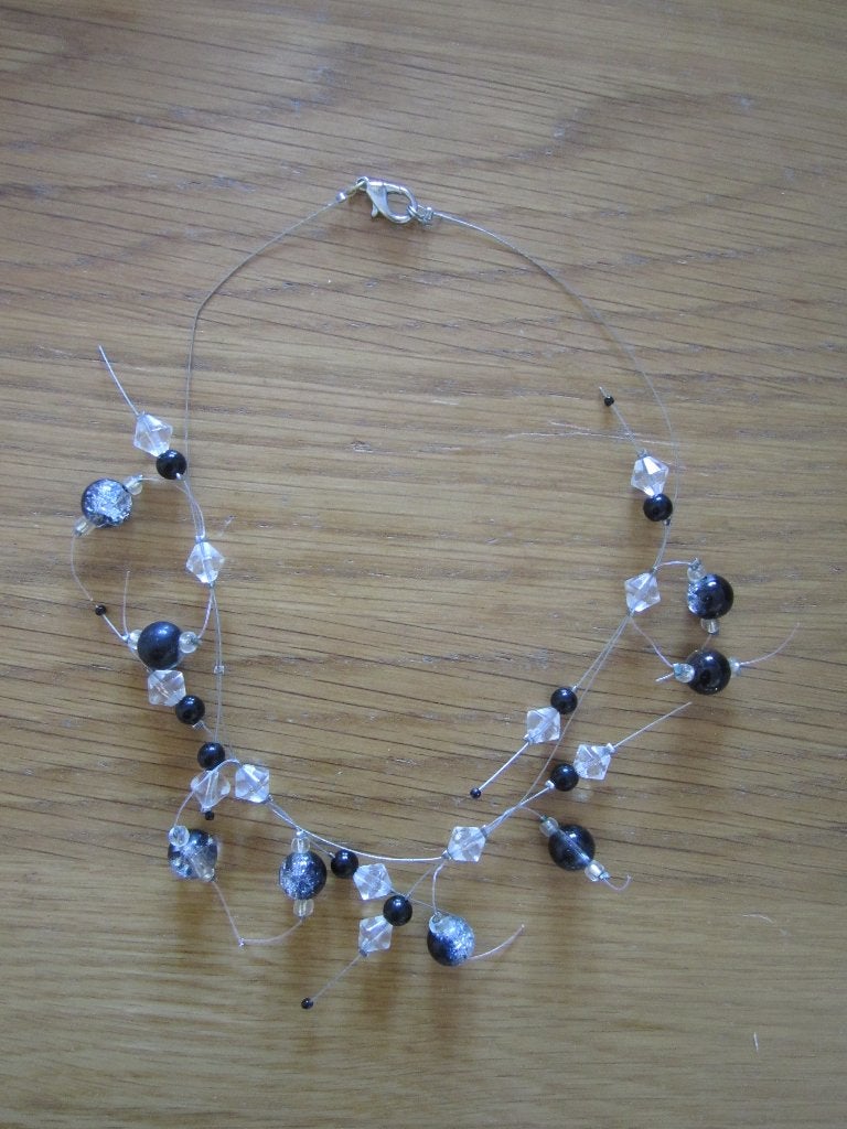 ketting handgemaakt kralen + zilverdraad, Ophalen of Verzenden, Zo goed als nieuw, Zwart, Overige materialen