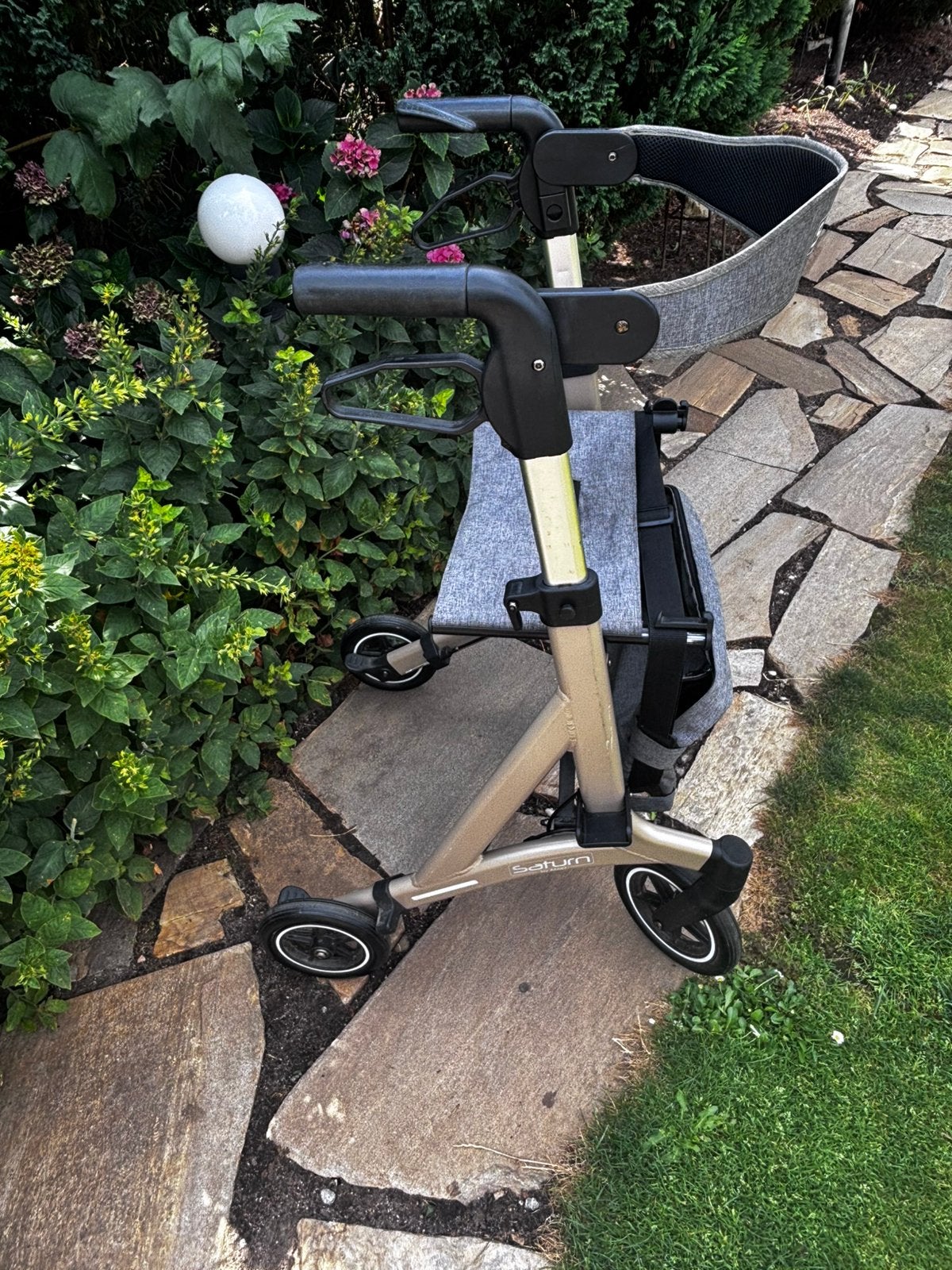 Rollator te koop, Ophalen of Verzenden, Zo goed als nieuw