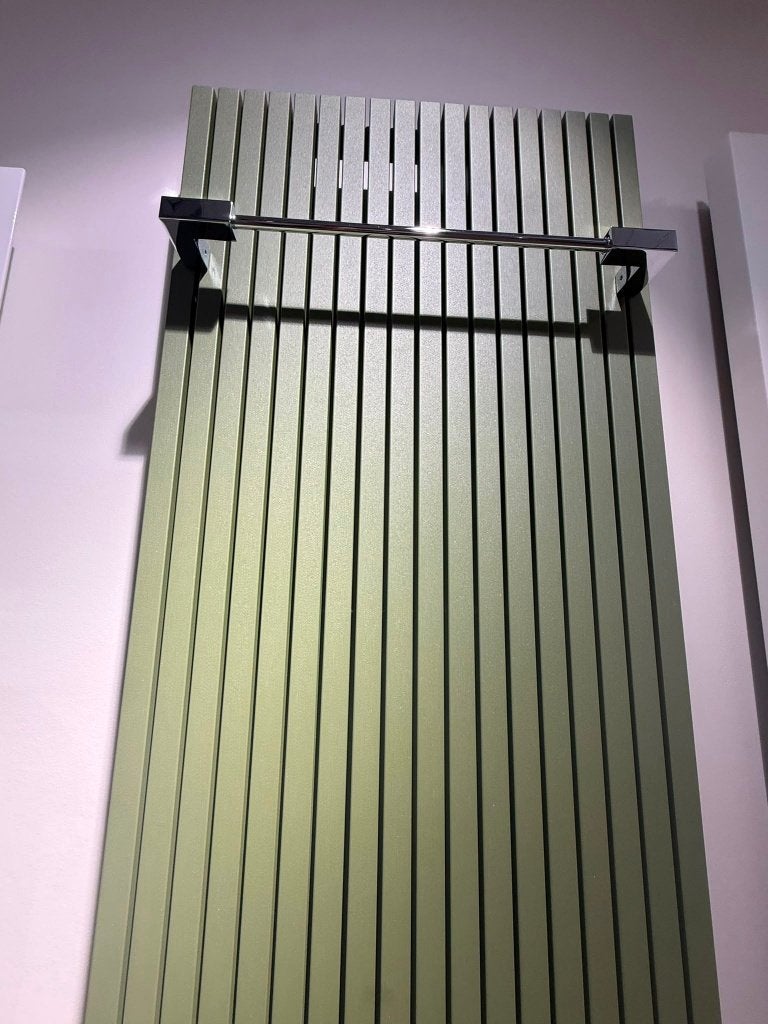 Vasco Designradiator Groen 180x53,5 cm incl Handdoekbeugel, Doe-het-zelf en Verbouw, Verwarming en Radiatoren, Ophalen, Minder dan 60 cm