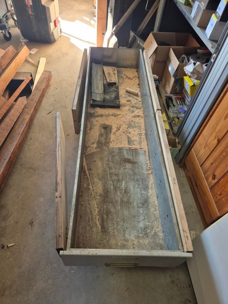 Handige businrichting lade voor gereedschap, Ophalen