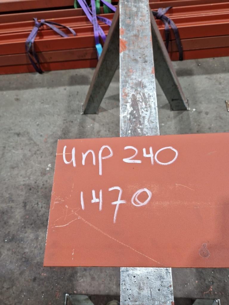 UNP240 lengte 1470mm gestraald en gemenied, Doe-het-zelf en Verbouw, Ophalen, Zo goed als nieuw