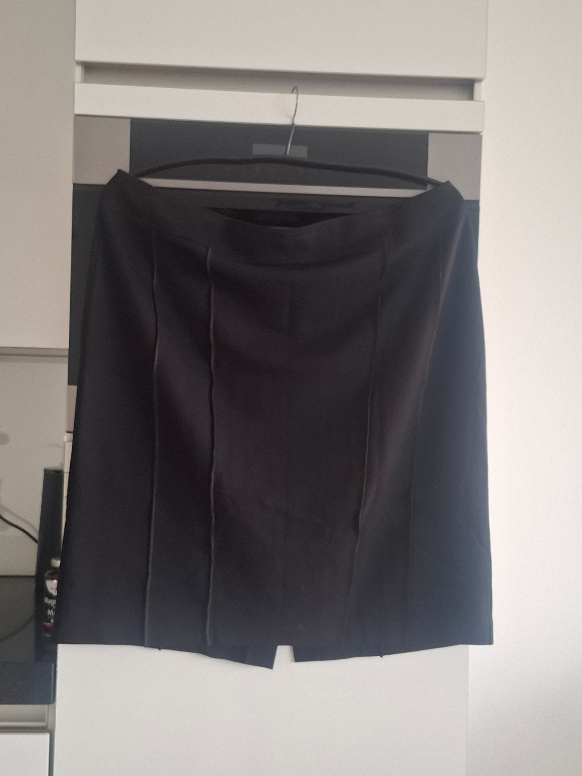 Nieuwe, zwarte rok, Frank Walder, maat 48.
70% viscose, 25%, Zwart, Maat 46/48 (XL) of groter, Nieuw, Ophalen of Verzenden