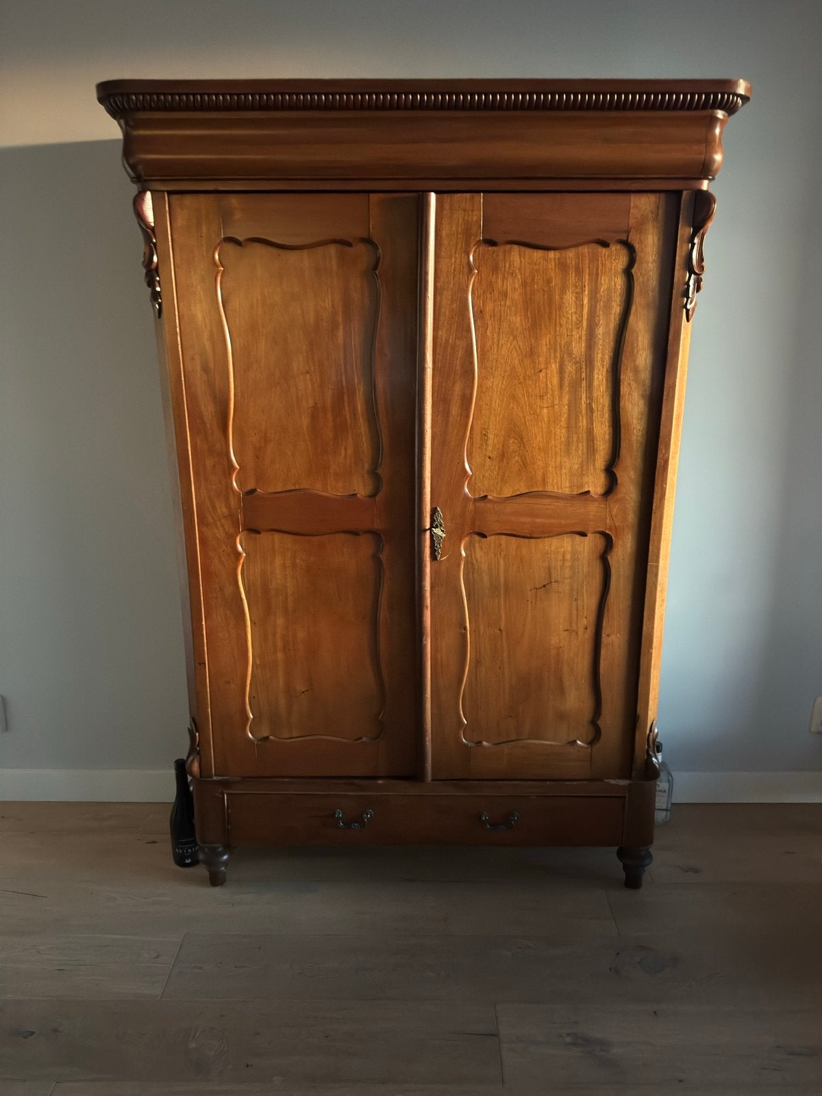 Antieke mahoniehouten kast met twee deuren en lades, Antiek en Kunst, Ophalen