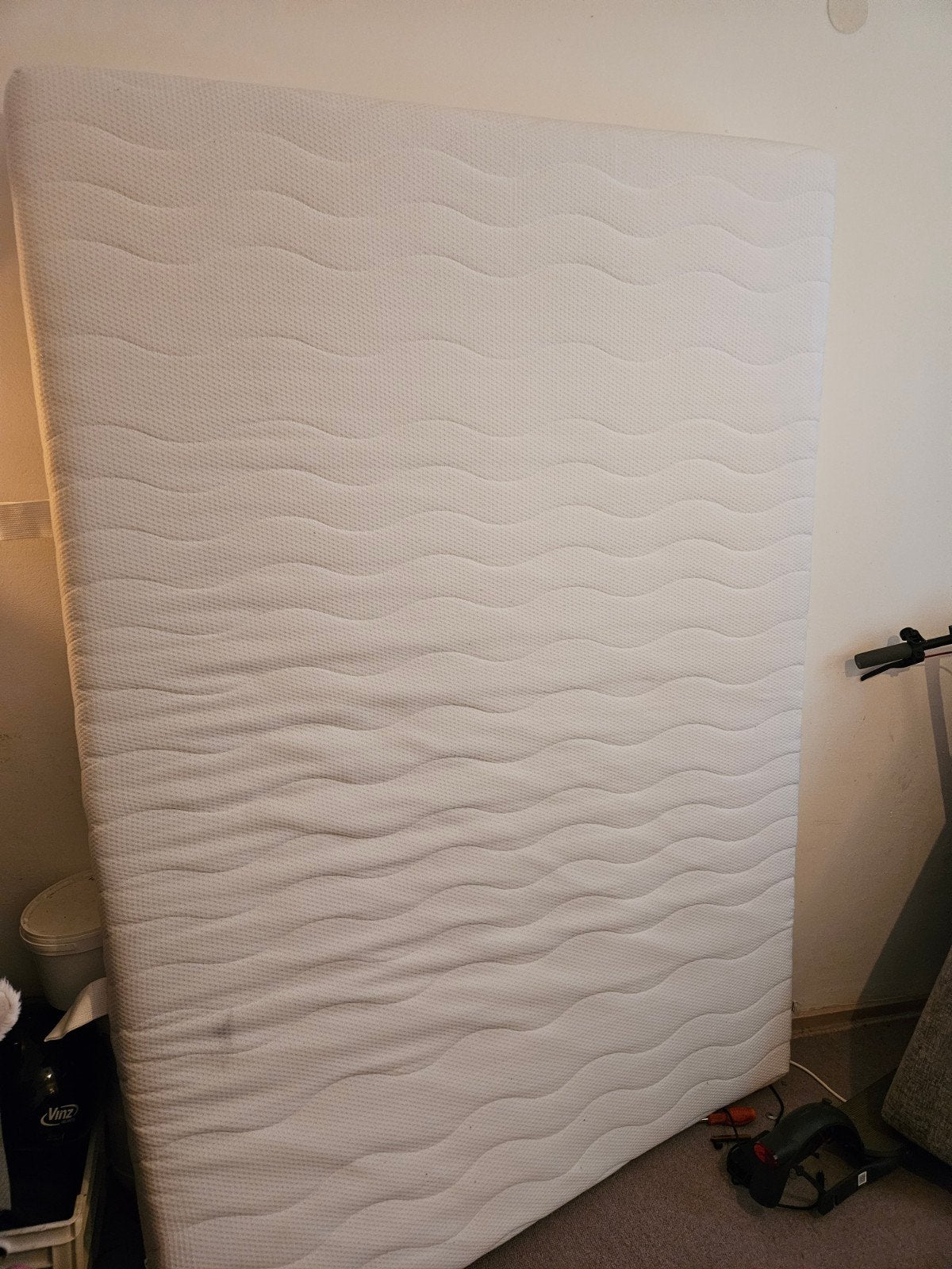 Matras 140x200 met klein scheurtje in naad, Huis en Inrichting, Ophalen, Gebruikt, Tweepersoons, 140 cm