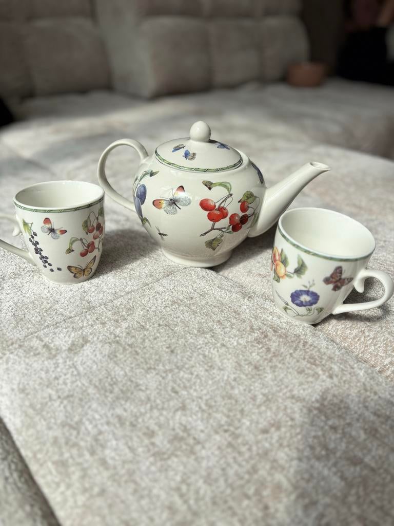 Theepot en kopjes met vlinder fruitmotief janneke brinkman, Keramiek, Nieuw, Ophalen of Verzenden, Overige stijlen