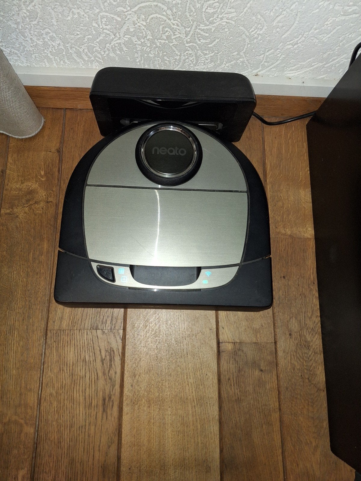 Neato Robotstofzuiger inclusief oplader., Witgoed en Apparatuur, Ophalen, Robotstofzuiger, Niet werkend, Neato