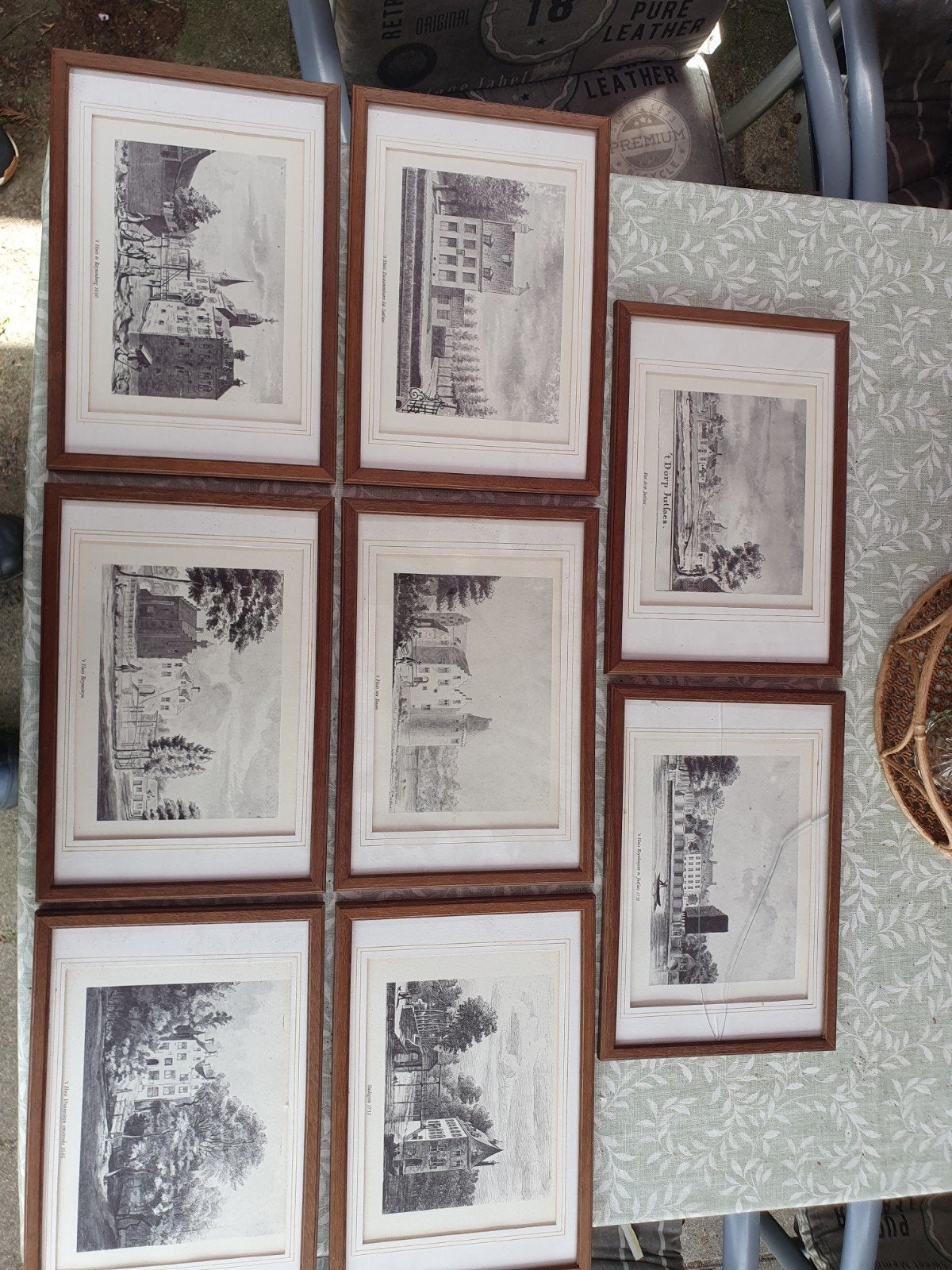 8 kopergravures van dorpen en kastelen, Ophalen