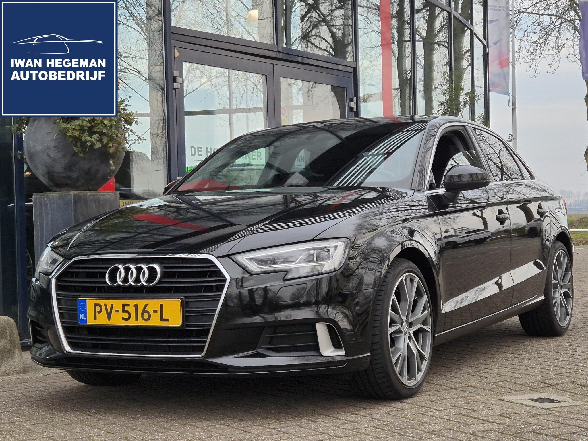 Audi A3 Limousine 1.0 TFSI Sport Lease Edition AUTOMAAT | Na, Auto's, Audi, 12 maanden, Stof, Gebruikt, 116 pk