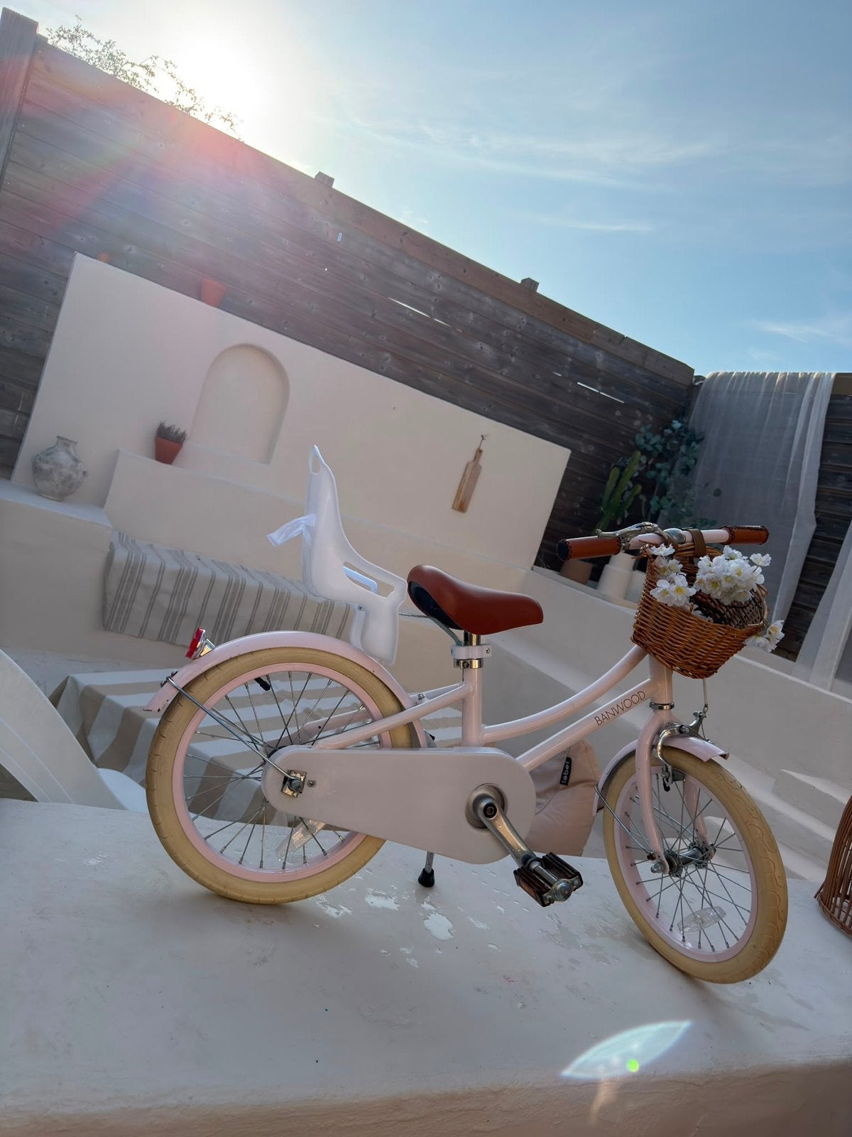 Banwood meisjesfiets roze met zijwieltjes, Terugtraprem, Zijwieltjes, Ophalen of Verzenden, 16 tot 20 inch