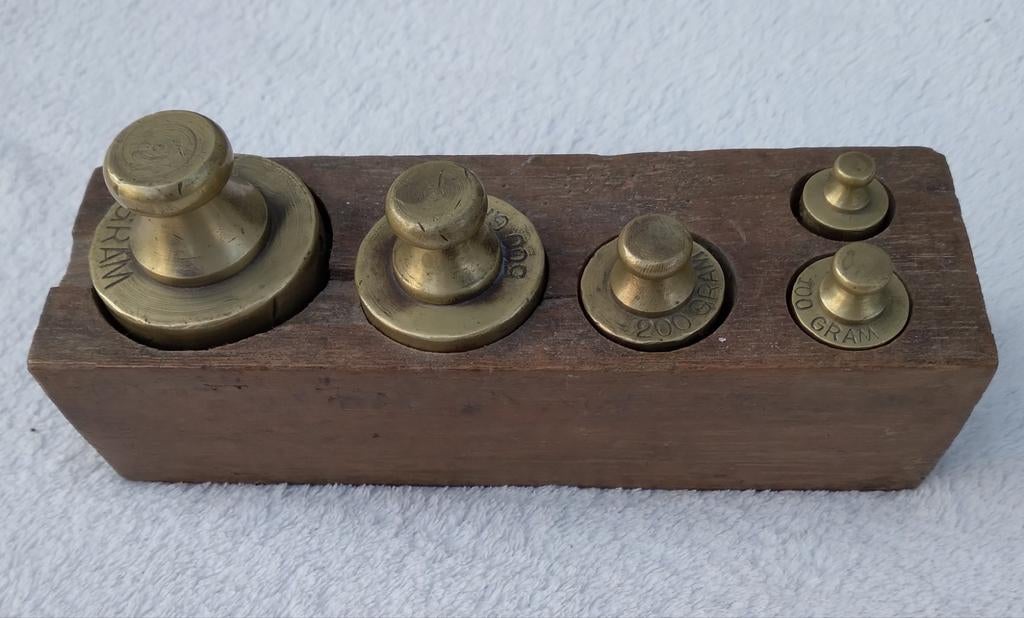 Houten blok met gewichten, Antiek en Kunst, Antiek | Koper en Brons, Ophalen of Verzenden