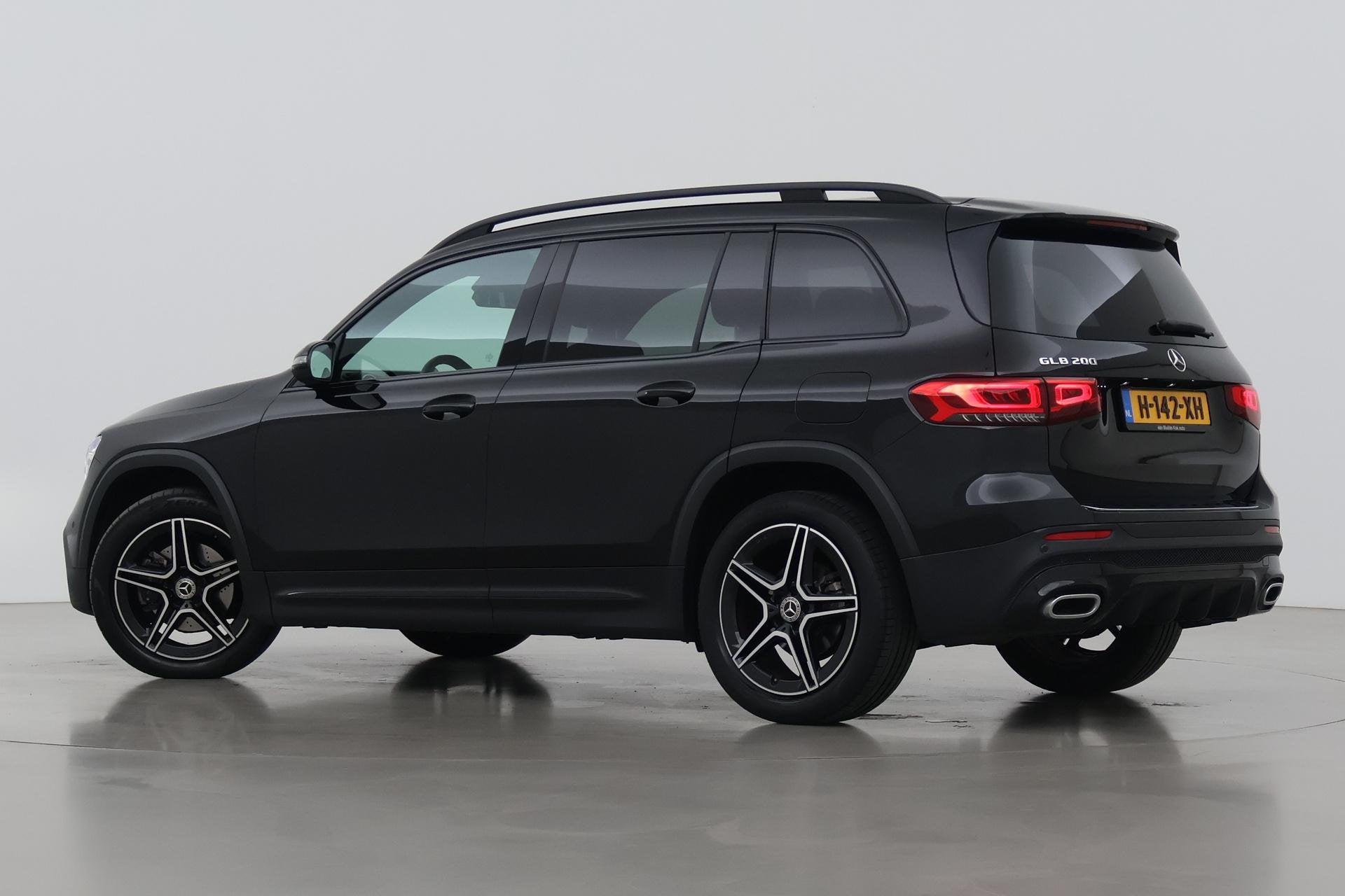 Mercedes-Benz GLB 200 Business Solution AMG | Night Pakket |, 4 cilinders, Leder en Stof, Origineel Nederlands, Bedrijf