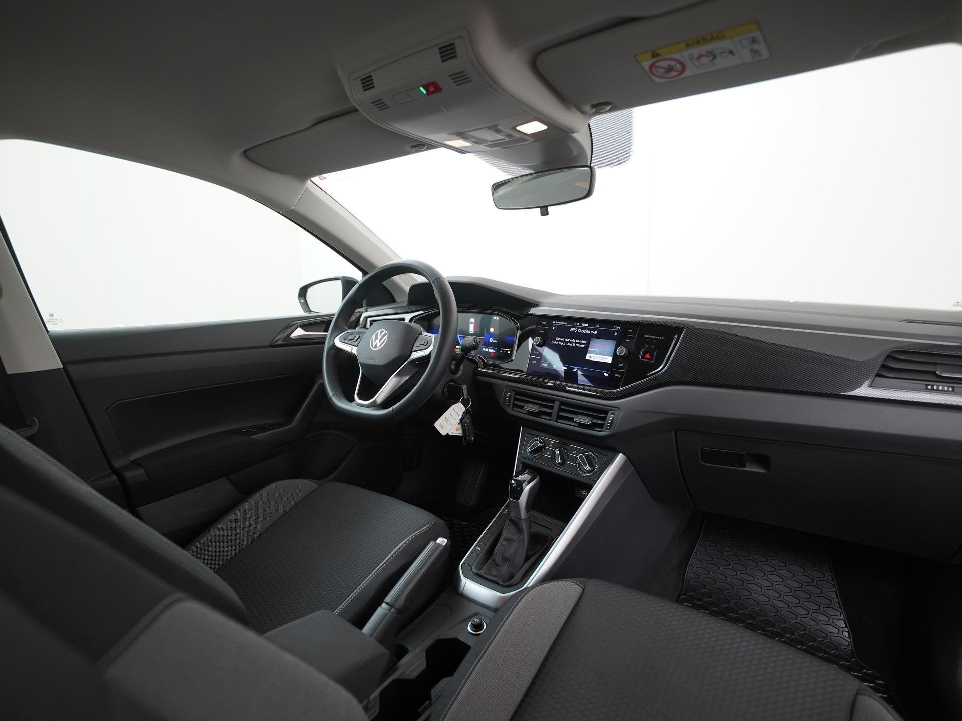 Volkswagen Polo 1.0 TSI Life DSG | Navigatie | Zondag Open!, Stof, Gebruikt, 95 pk, Zwart