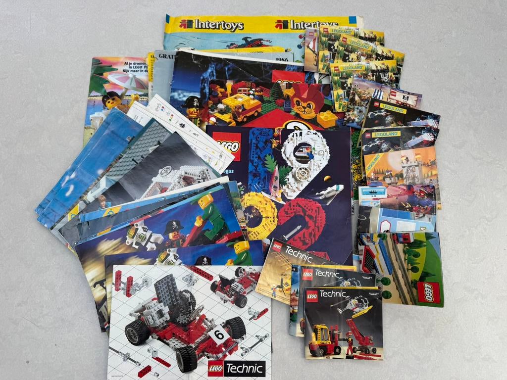 Lego catalogussen en reclamefolders uit de jaren ‘80 en ‘90, Kinderen en Baby's, Speelgoed | Duplo en Lego, Gebruikt, Lego, Overige typen