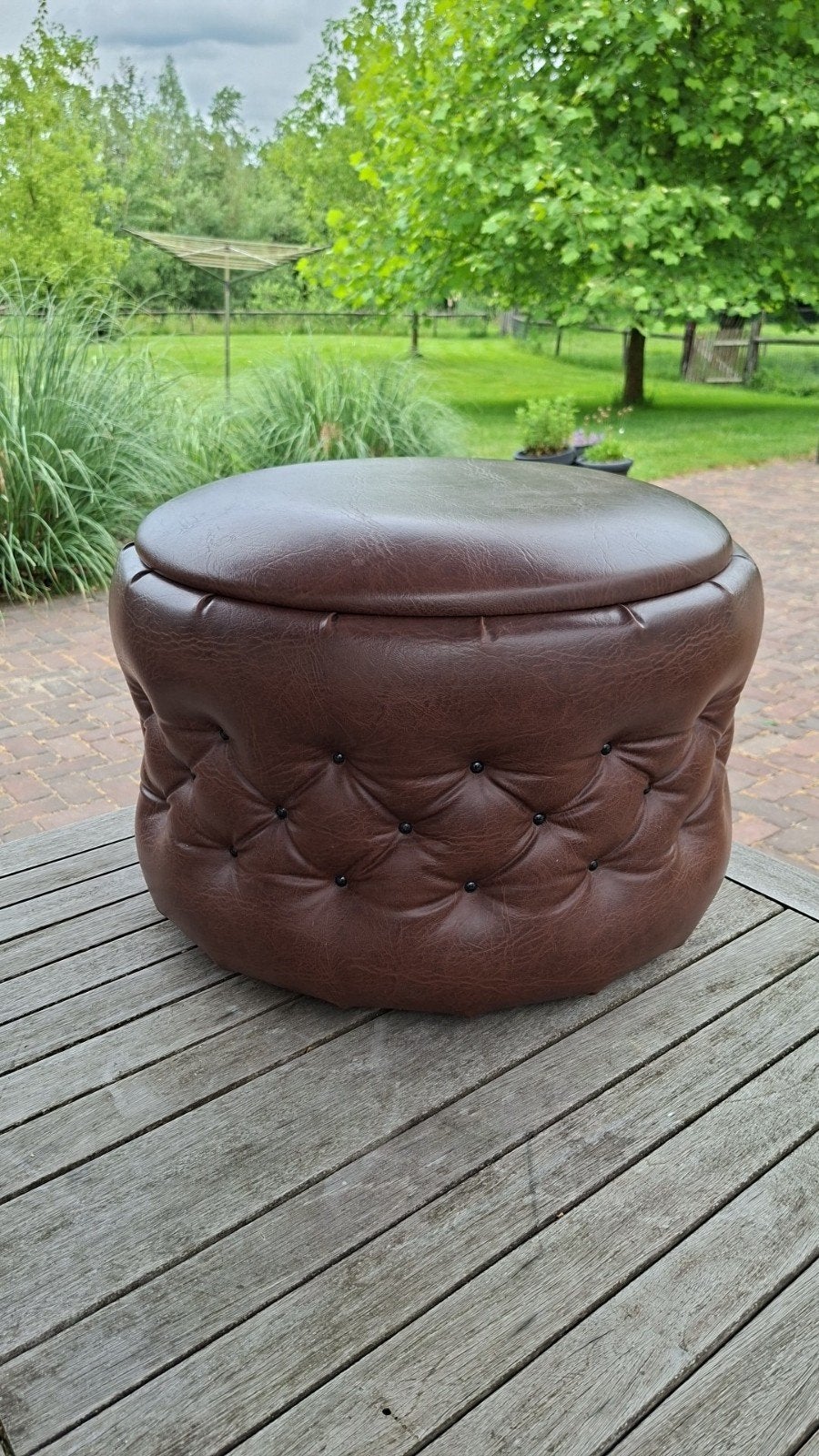 Vintage Opberg Poef - Bruin Kunstleer met Opbergruimte, Kunststof, Gebruikt, Vintage, Klassiek, Retro, Ophalen of Verzenden