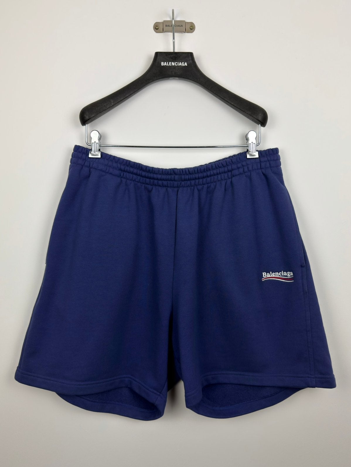 Balenciaga Political Campaign Sweatshorts Blauw Maat M, Ophalen of Verzenden, Zo goed als nieuw, Maat 48/50 (M), Blauw
