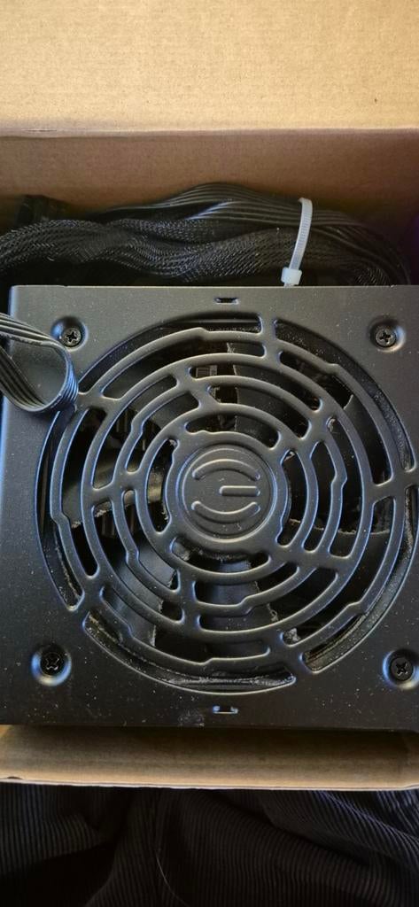 Coolermaster MWE Bronze v2 650w voeding, Computers en Software, Interne voedingen, Ophalen