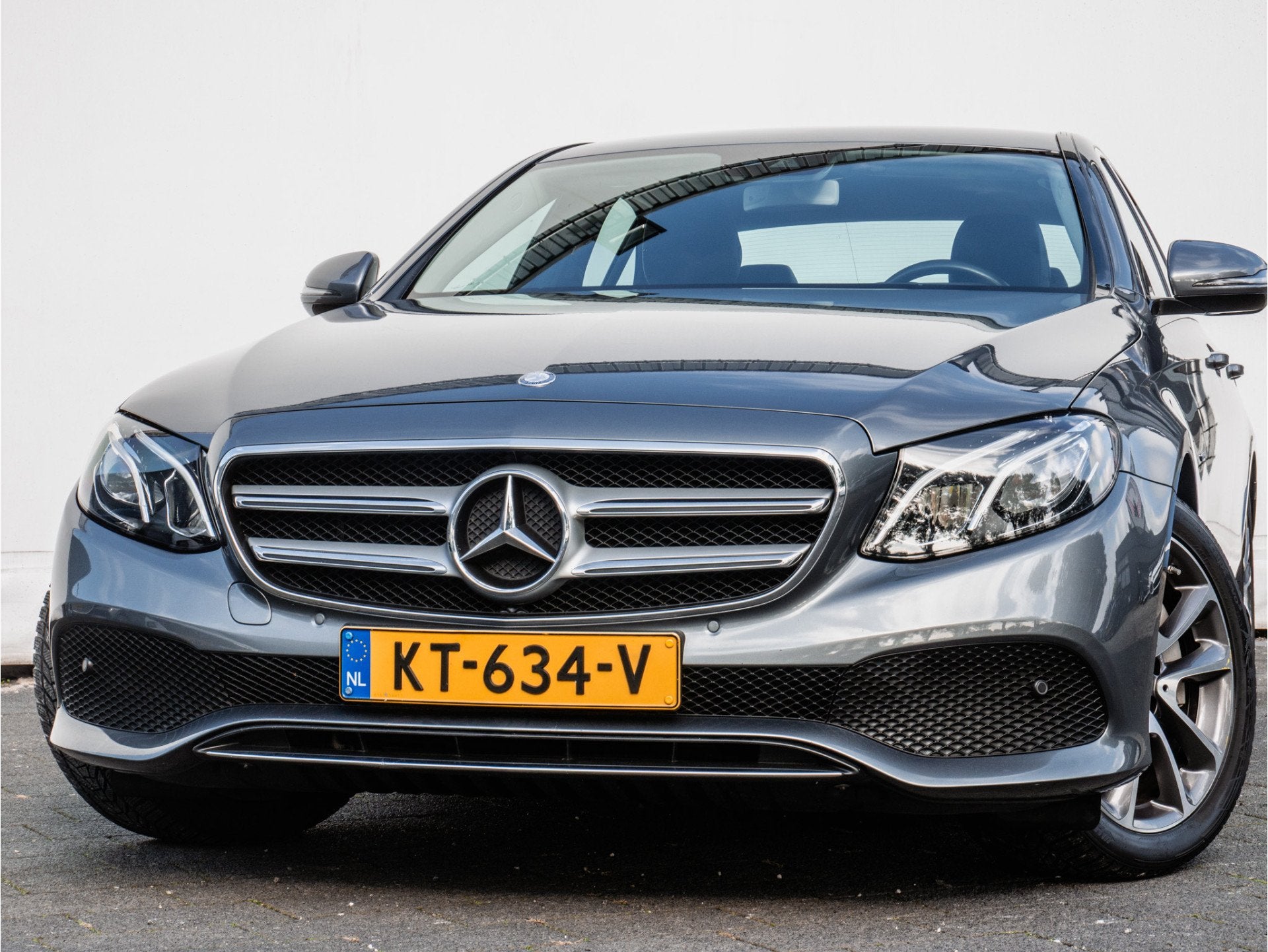 Mercedes-Benz E-Klasse 350 e Lease Edition Camera/ Navigatie, Auto's, Automaat, Achterwielaandrijving, Met garantie (alle), Leder en Stof