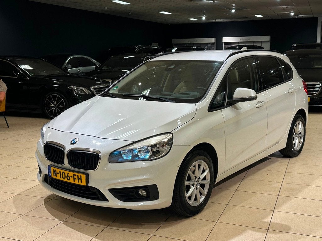 BMW 2-serie Active Tourer 216i High Exe|HUD|LEDER|CAMERA|Top, Voorwielaandrijving, Gebruikt, Wit, Bedrijf