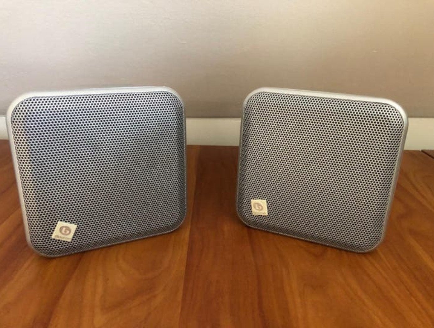 Boston SoundWare Satelliet Speakers (2 stuks), Zo goed als nieuw, Minder dan 60 watt, Boekenplank luidspreker, Ophalen