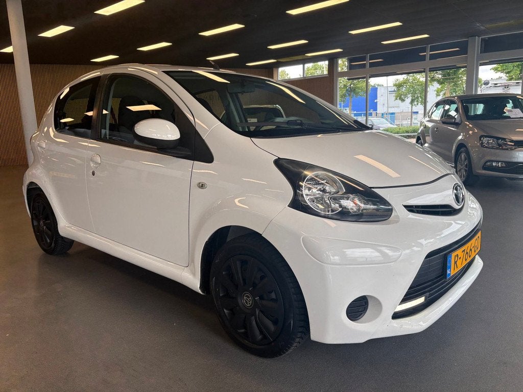 Toyota Aygo 1.0 VVT-i Access, Auto's, Voorwielaandrijving, Euro 5, Stof, Gebruikt